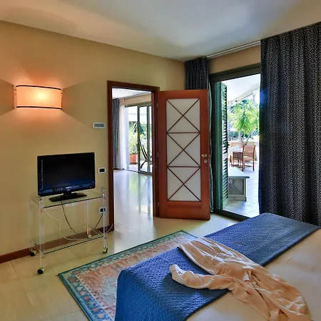 Undulna - Terme Della Versilia 4*
