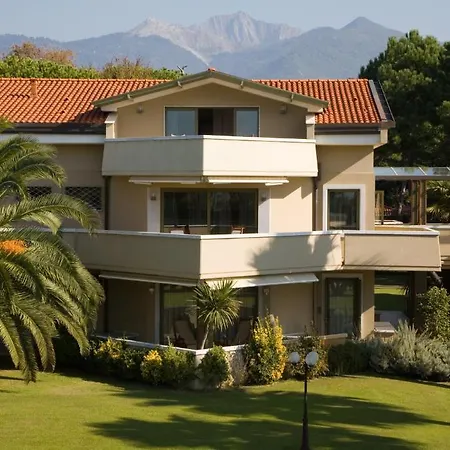 Hotel Undulna - Terme Della Versilia 4*